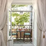 Jane Stone Apartment Odessa